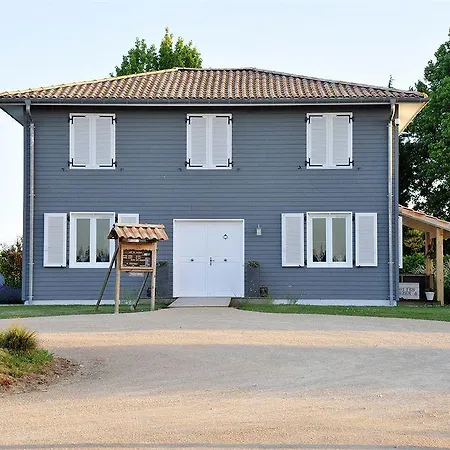 Szálloda La Petite Couronne, & Lofts 3*