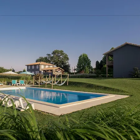 Отель La Petite Couronne, & Lofts Saint-Cricq-Chalosse