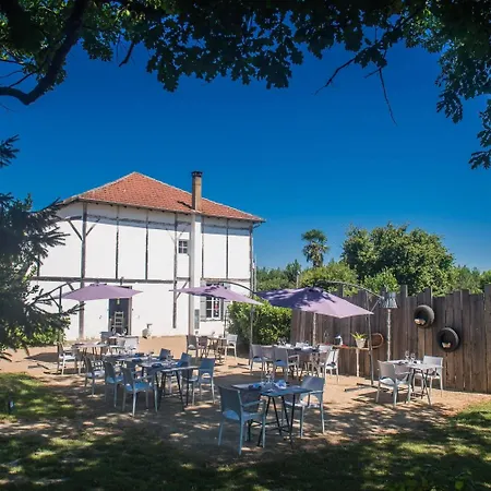 La Petite Couronne, & Lofts 3*