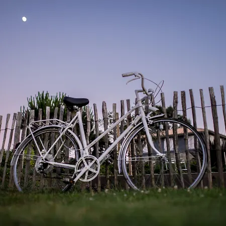 La Petite Couronne, & Lofts