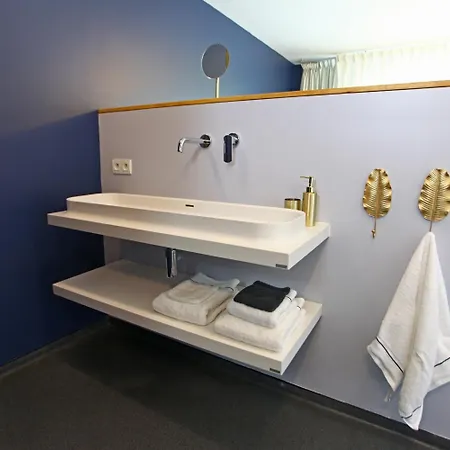 La Petite Couronne, & Lofts Hotel