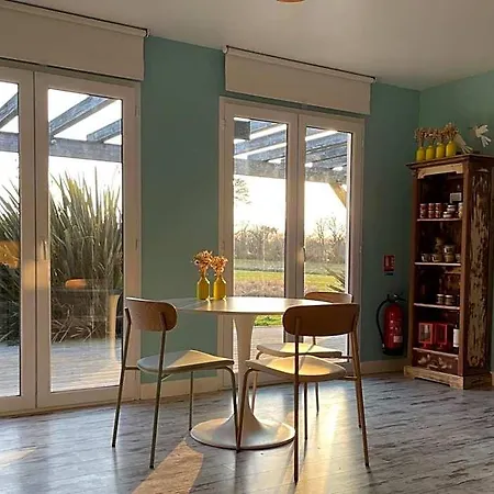 La Petite Couronne, & Lofts