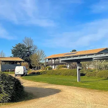 Szálloda La Petite Couronne, & Lofts 3*