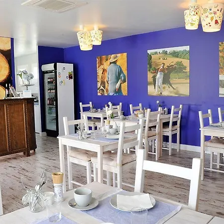 La Petite Couronne, & Lofts Hotell