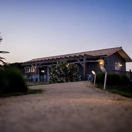 La Petite Couronne, & Lofts Hotel 3*