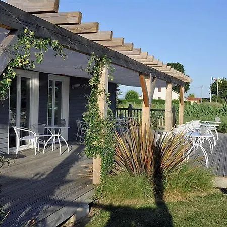 La Petite Couronne, & Lofts