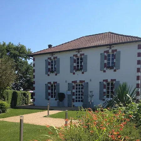 Hotell La Petite Couronne, & Lofts 3*