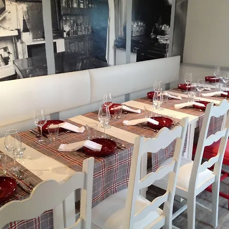 Hotell La Petite Couronne, & Lofts