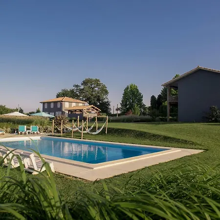 La Petite Couronne, & Lofts 3*